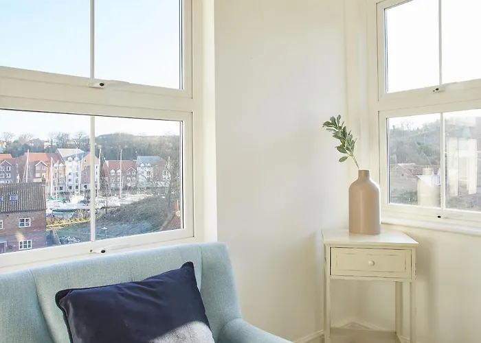 Host & - Osborne House * 휫비