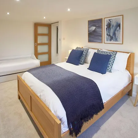 Holiday home Host & - Osborne House