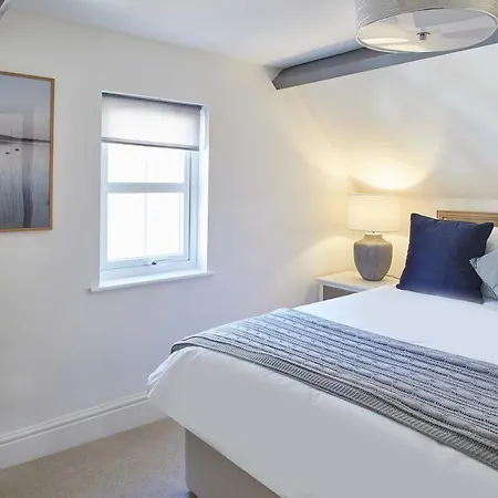 בית נופש Host & - Osborne House וויטבי