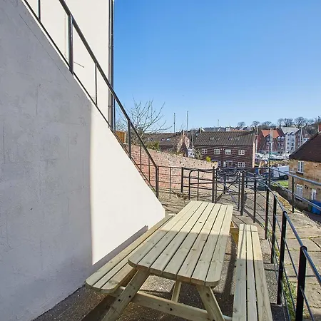 Host & - Osborne House Semesterbostad *