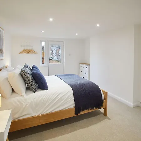 بيت للعطل Host & - Osborne House ويتبي